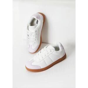 FabKids Lavender Fog Sneakers - Girls Size 5